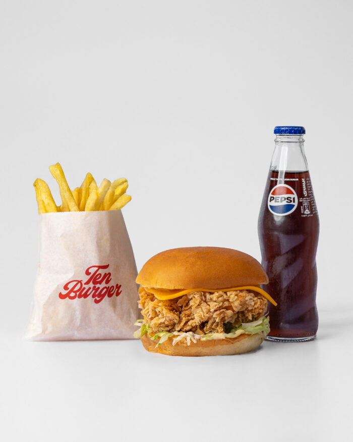 Crispy Chicken Burger Sandwich , Crispy Fries , Drink ,, صمونة كرسبي شيكن , بطاطه مجرمشه , مشروب غازي